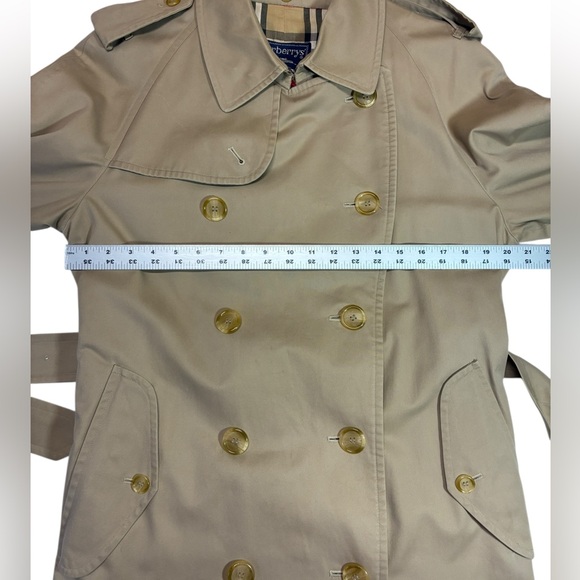 Burberrys’ Vintage Khaki Trench Coat, Men’s Size 40 Regular-Quality Made-Pre ‘99 - Picture 10 of 16